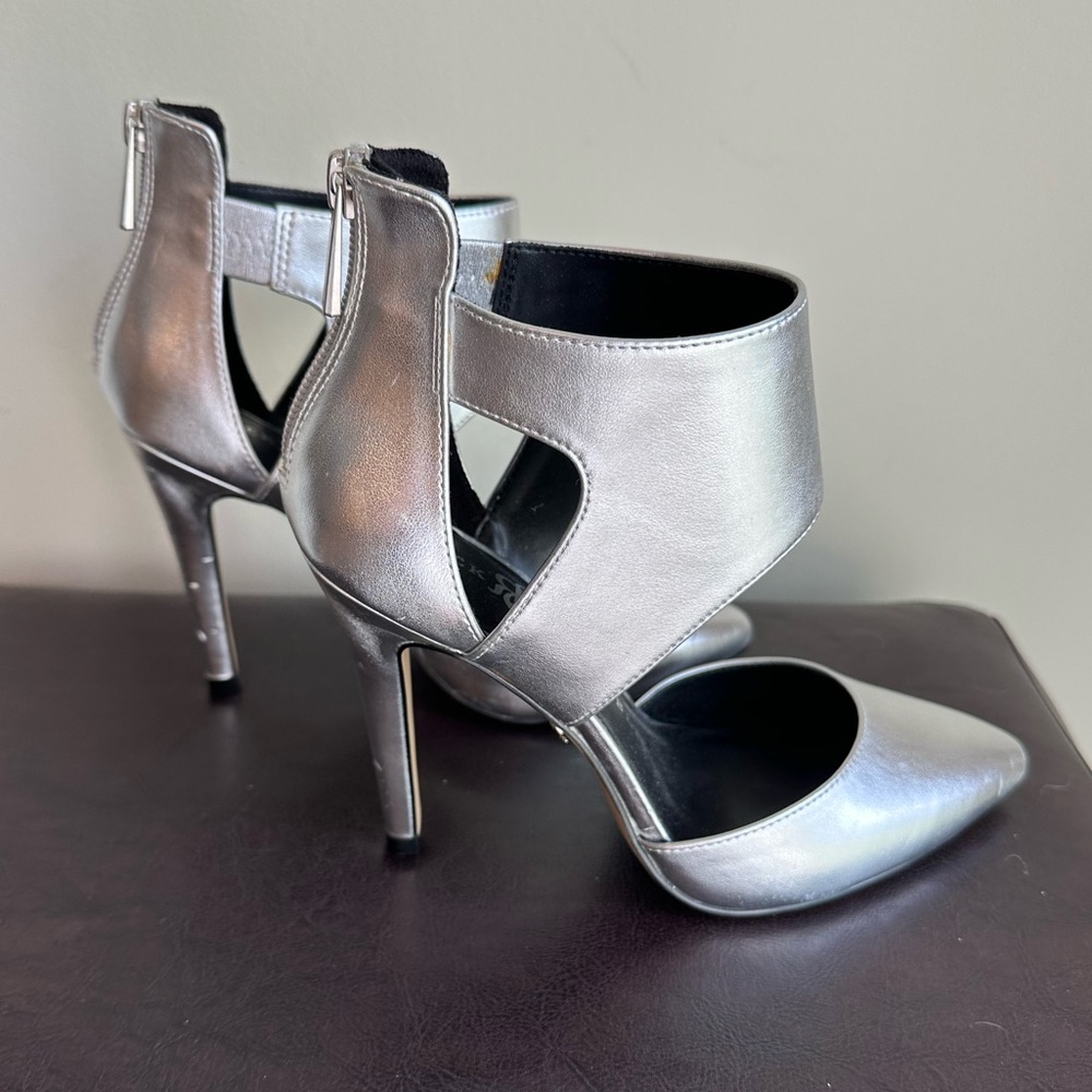 Sliver heels